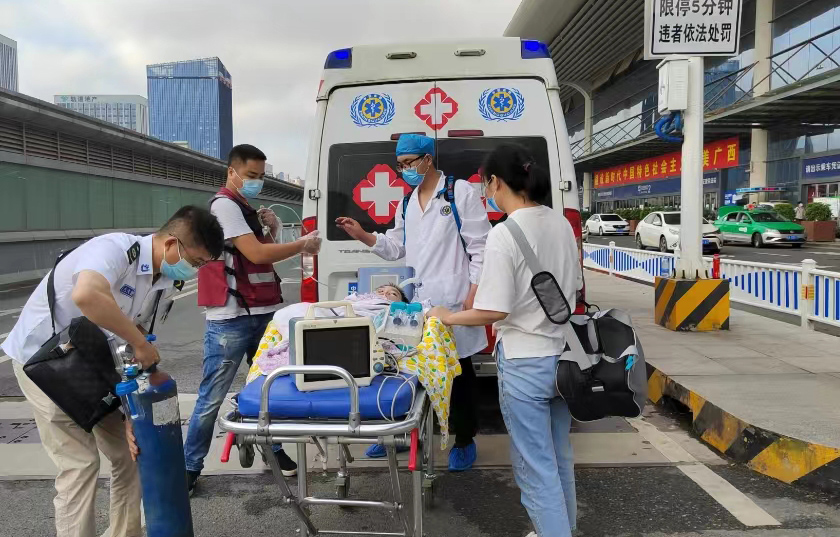 桦川县救护车出租公司