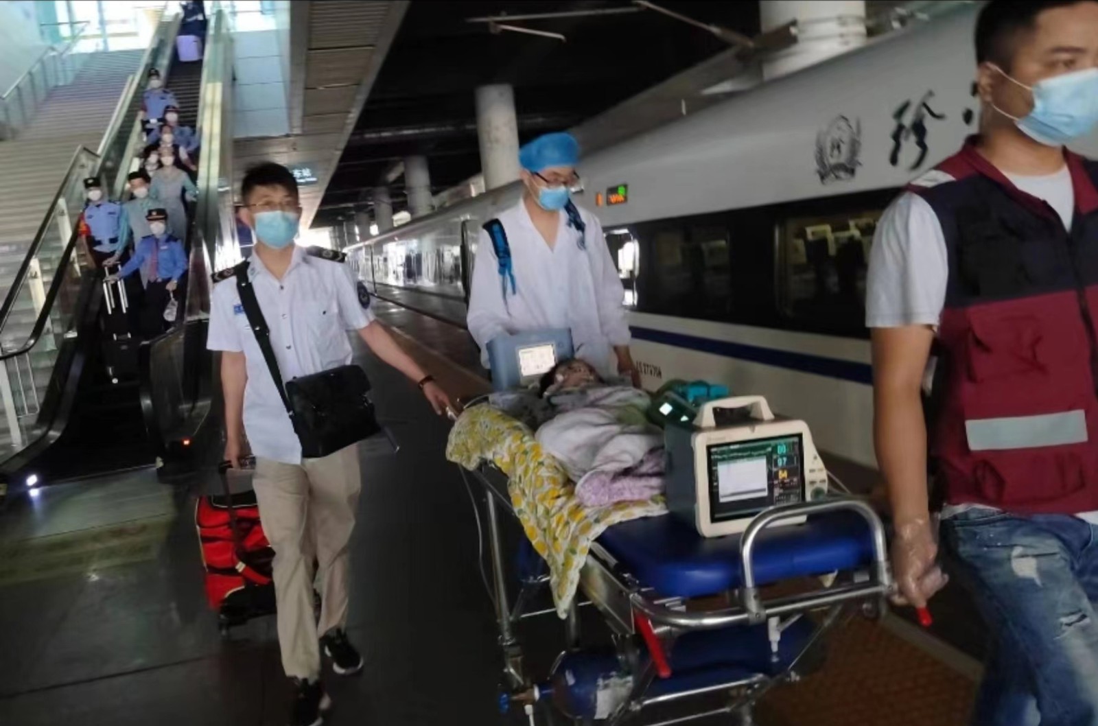 桦川县高铁转运公司